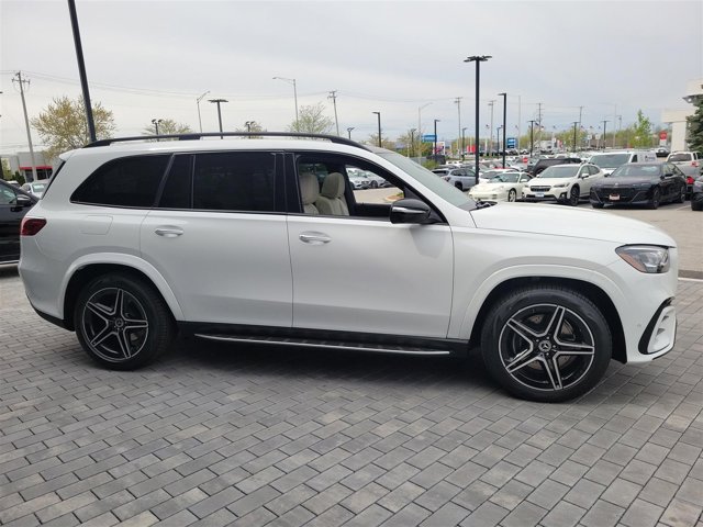 Vehicle image 4 of 46