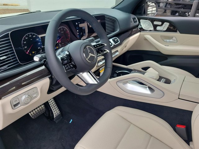 Vehicle image 34 of 46
