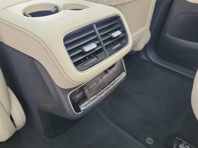 Vehicle image 25 of 46
