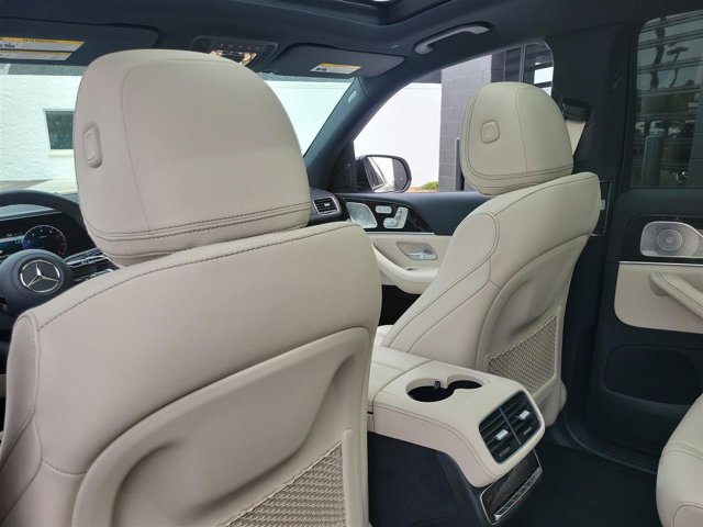Vehicle image 22 of 46