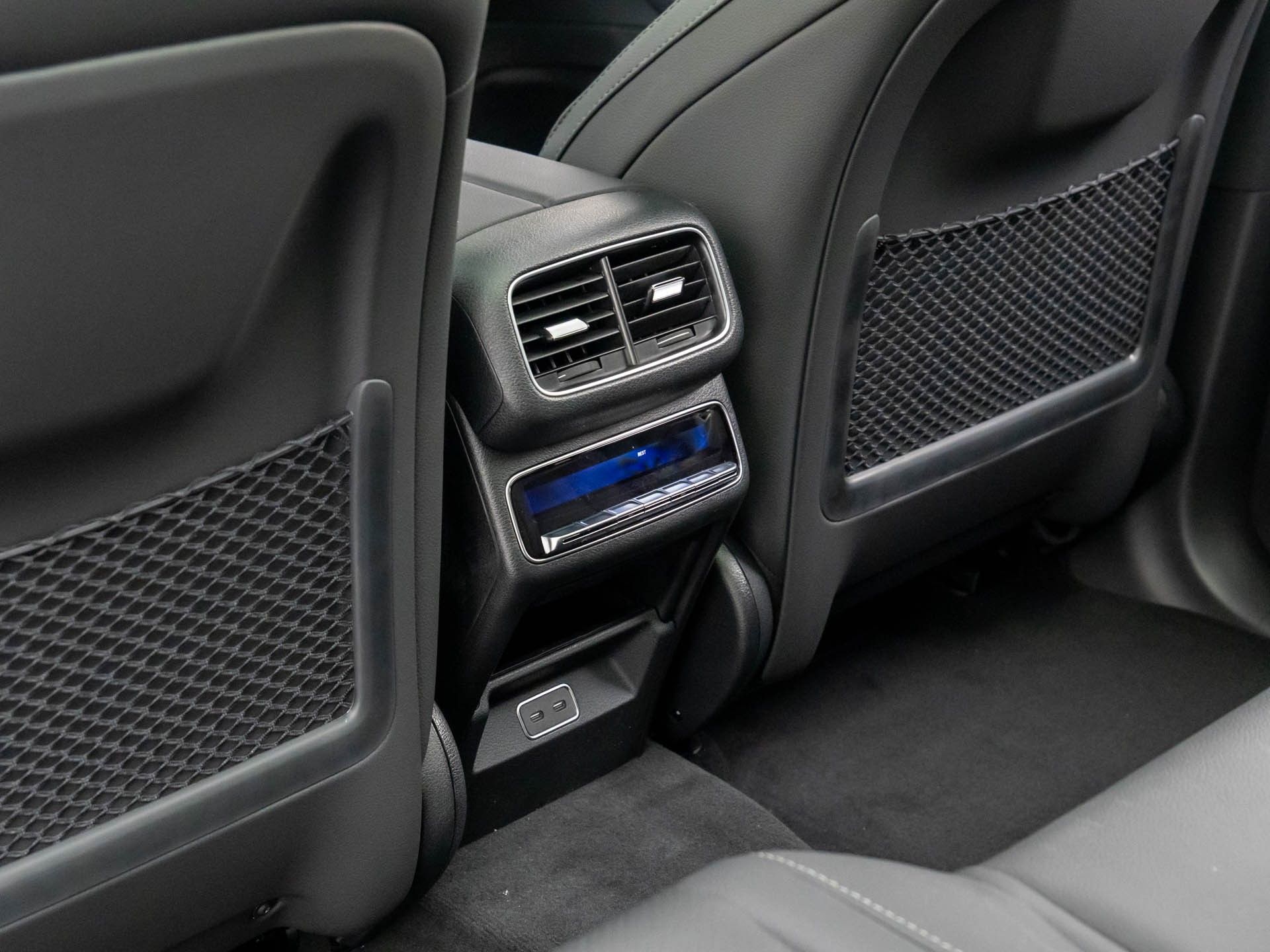Vehicle image 21 of 39