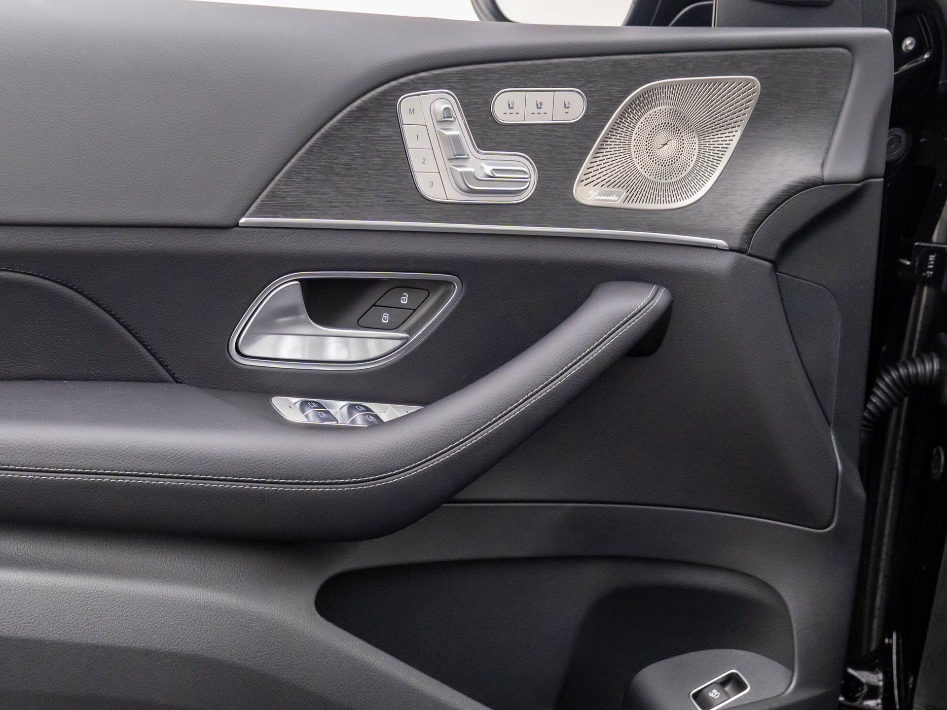 Vehicle image 15 of 39