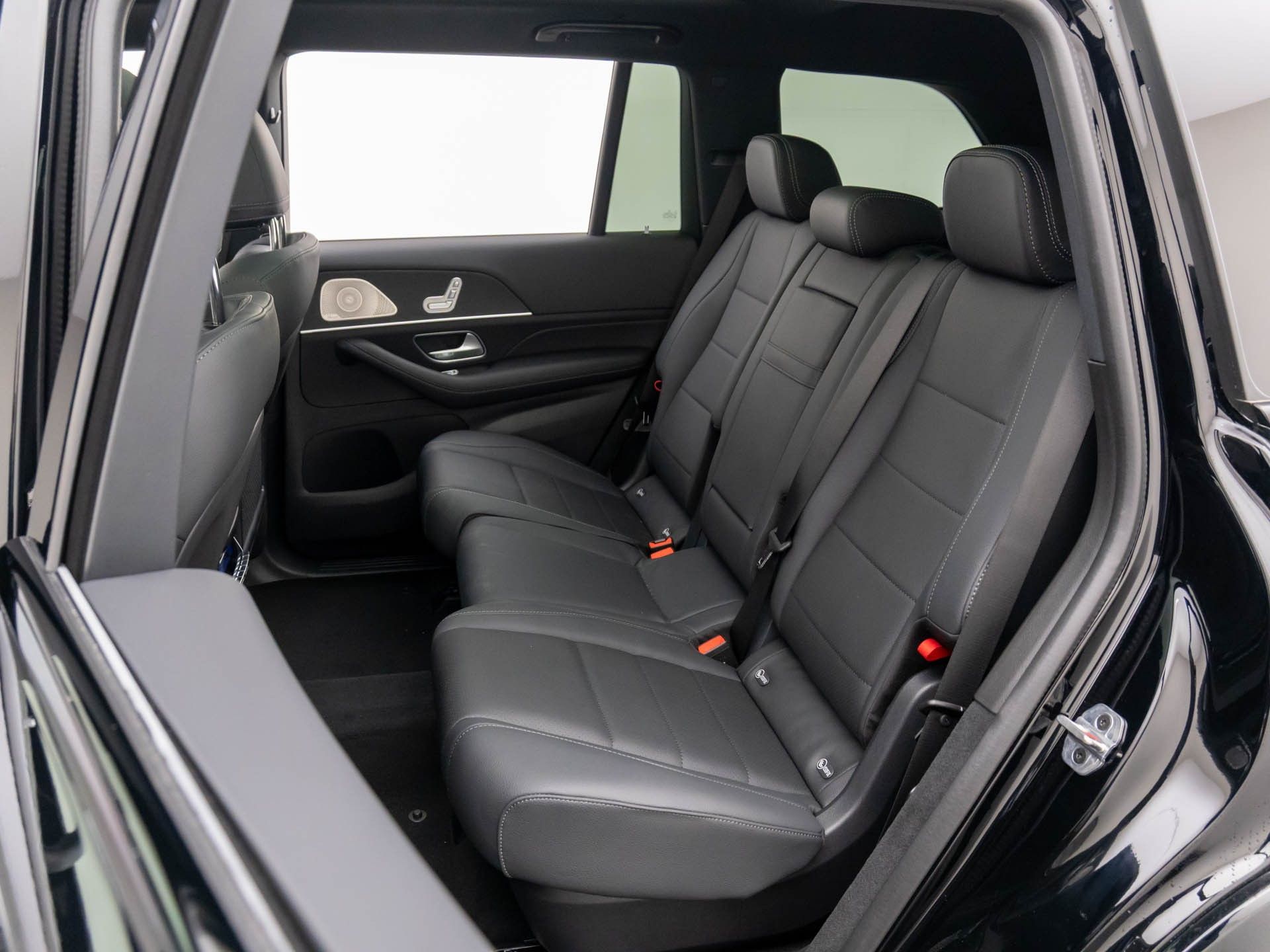 Vehicle image 19 of 39