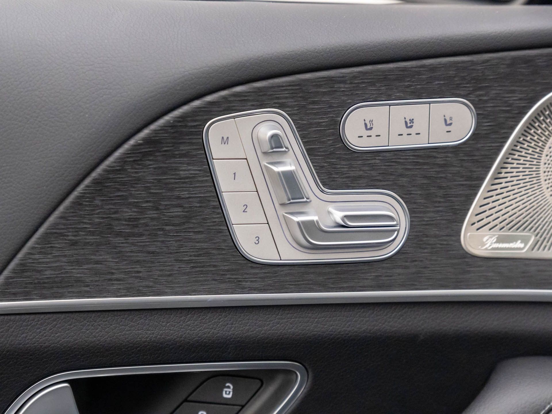 Vehicle image 17 of 39