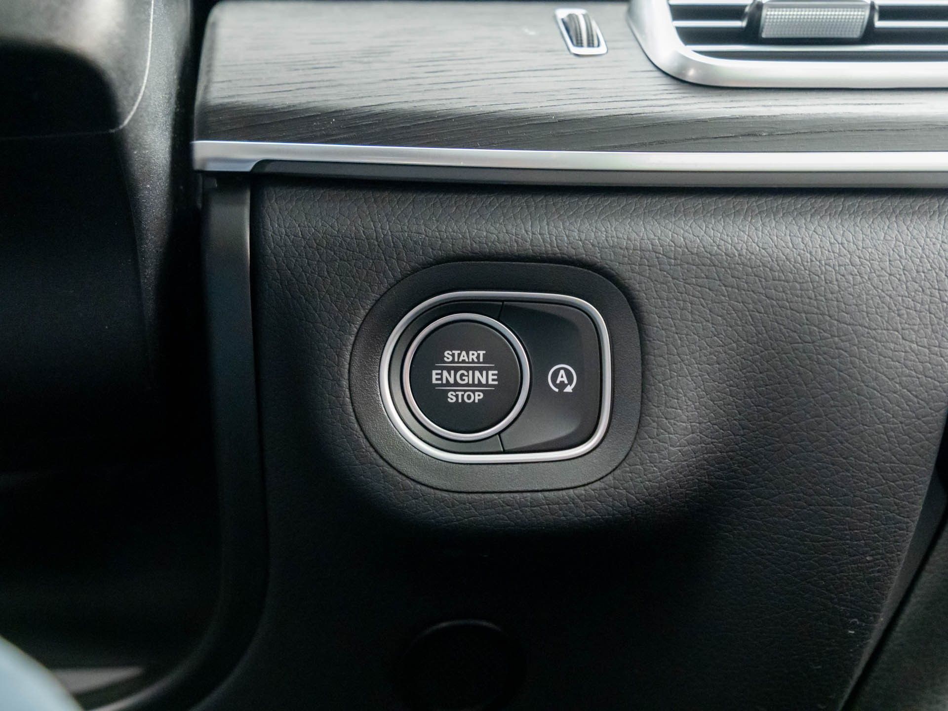 Vehicle image 23 of 39