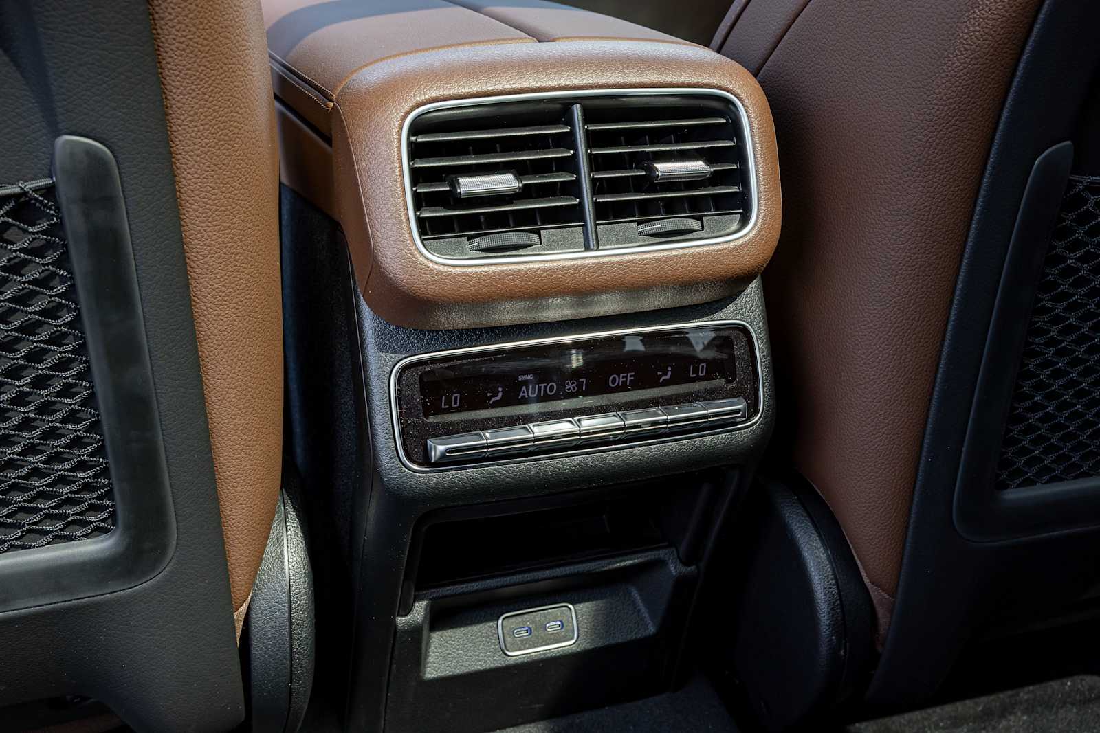 Vehicle image 25 of 31