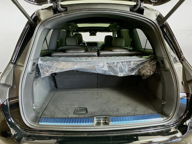 Vehicle image 28 of 35