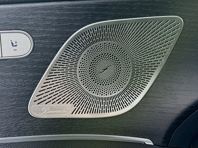Vehicle image 19 of 35