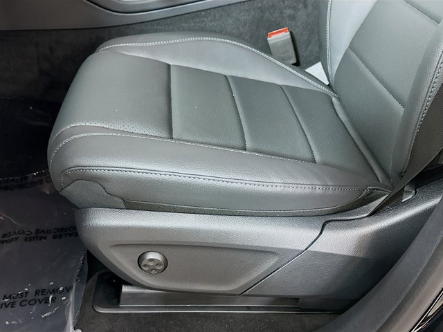 Vehicle image 20 of 35