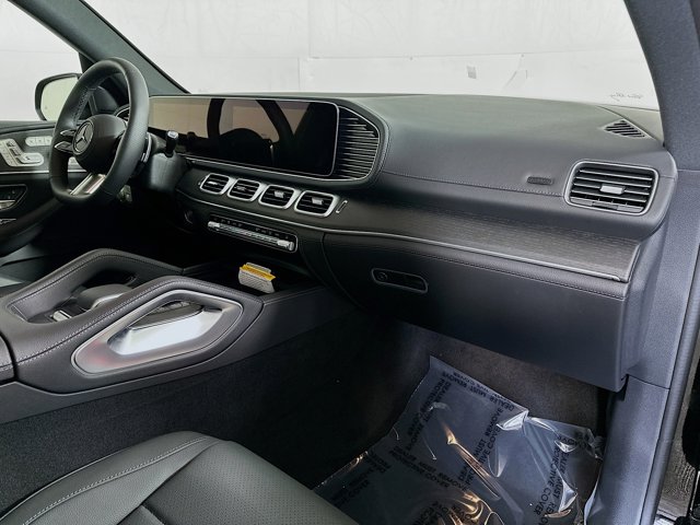 Vehicle image 32 of 35