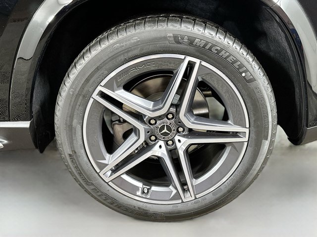 Vehicle image 34 of 35