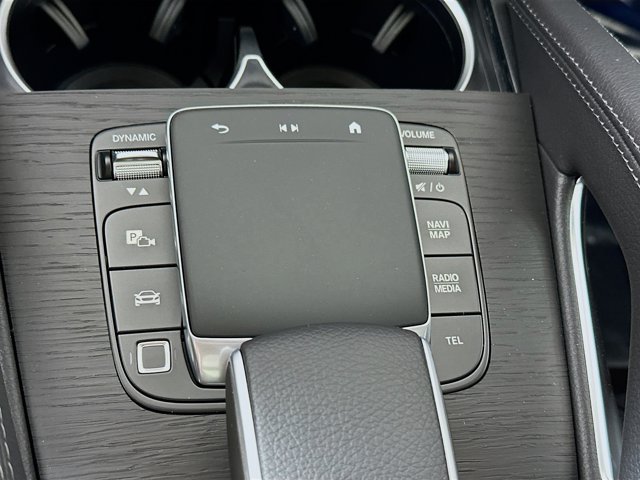 Vehicle image 21 of 35