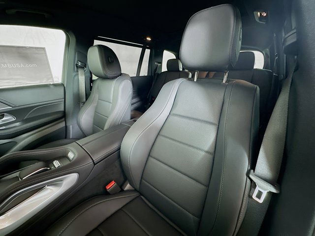 Vehicle image 22 of 35