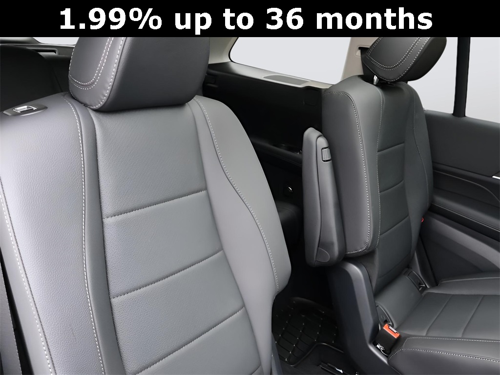 2025 Mercedes-Benz GLS 450 Image 10 of 43