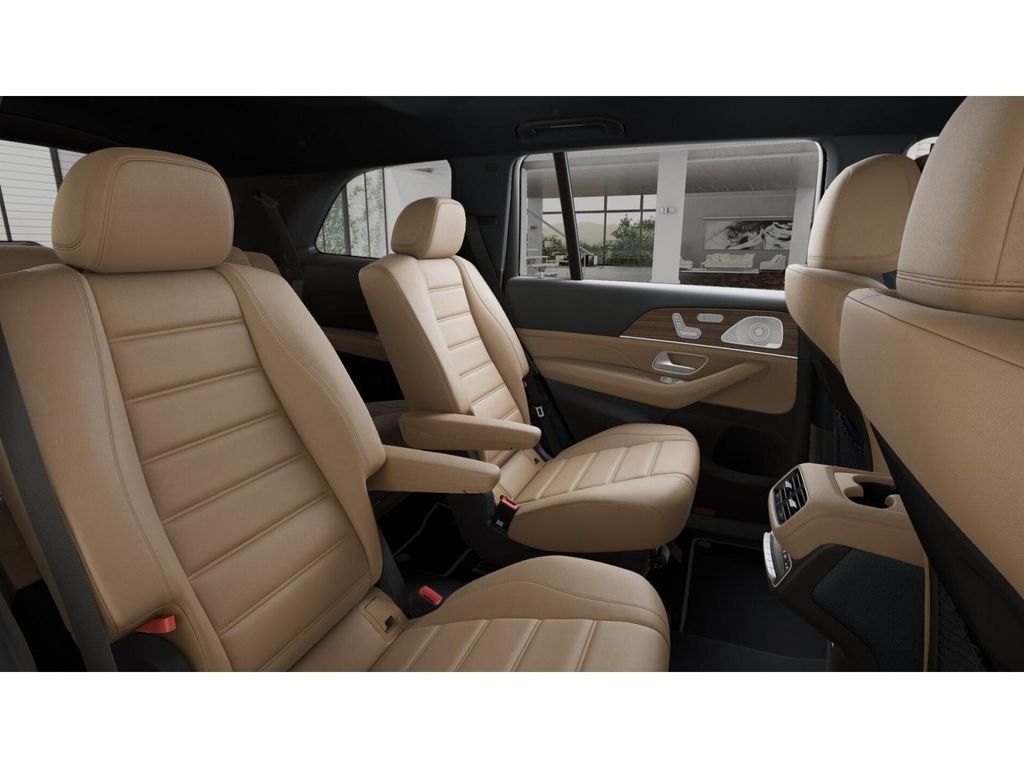 Vehicle image 40 of 42