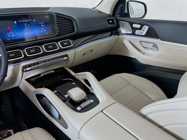 Vehicle image 22 of 35
