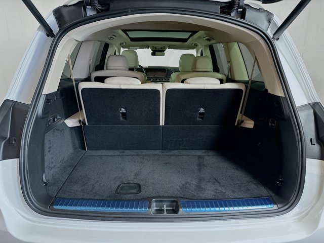 Vehicle image 11 of 35