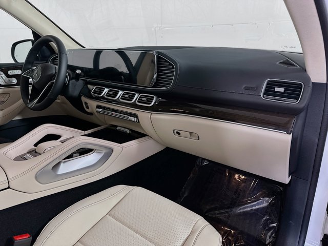 Vehicle image 20 of 35