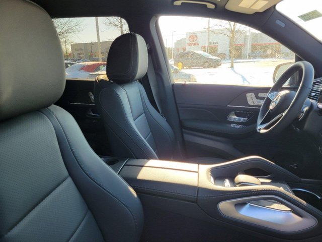 Vehicle image 10 of 42