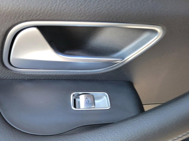 Vehicle image 17 of 42
