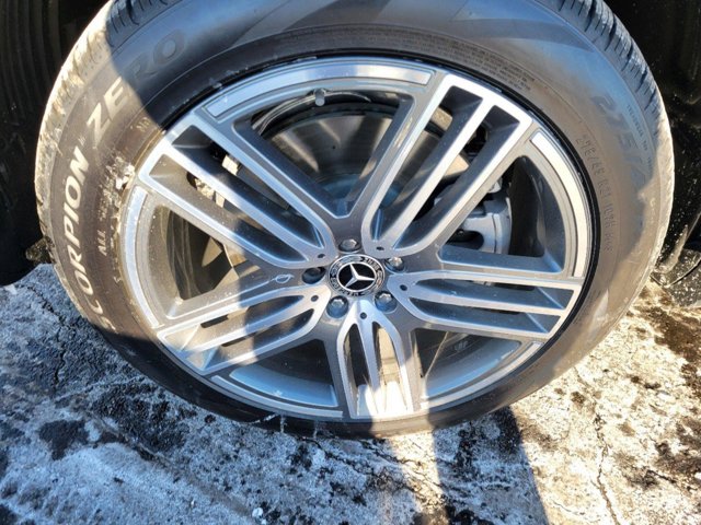 Vehicle image 8 of 42