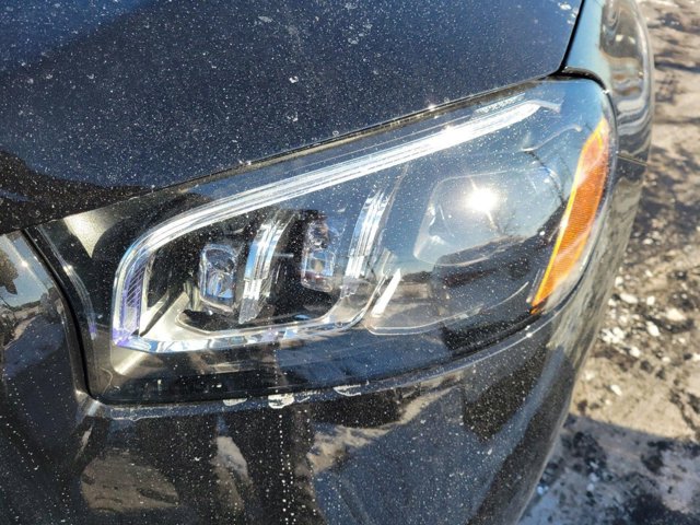 Vehicle image 9 of 42