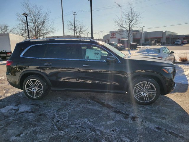 Vehicle image 4 of 42