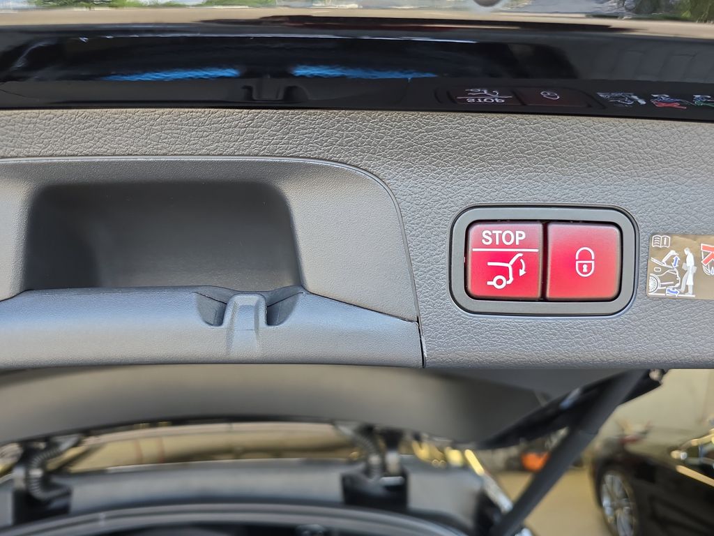 Vehicle image 15 of 40