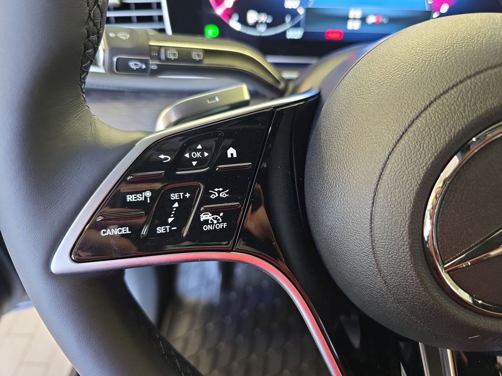 Vehicle image 19 of 40