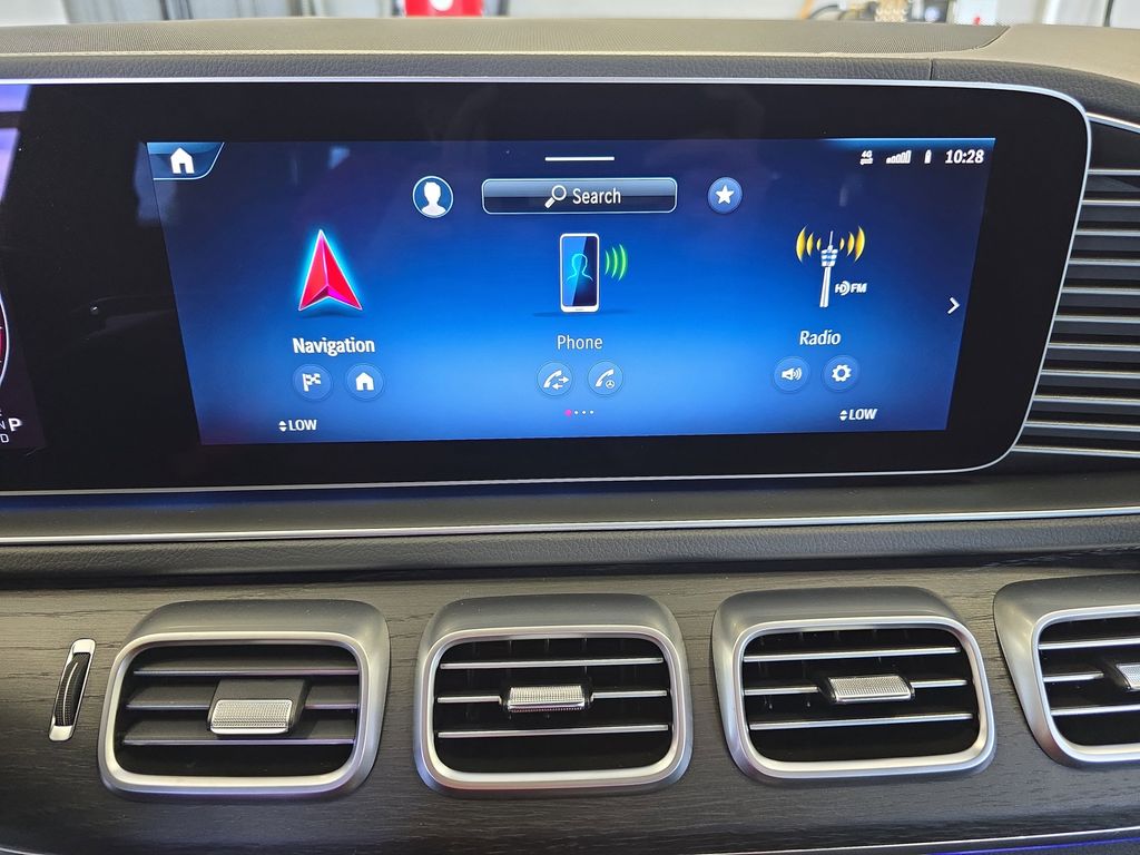Vehicle image 23 of 40