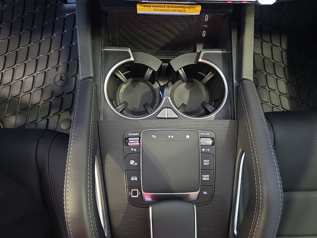Vehicle image 25 of 40