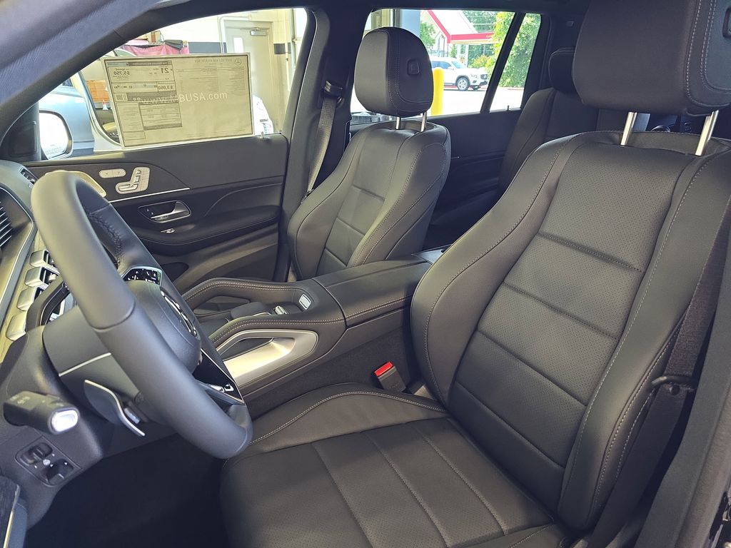 Vehicle image 17 of 40