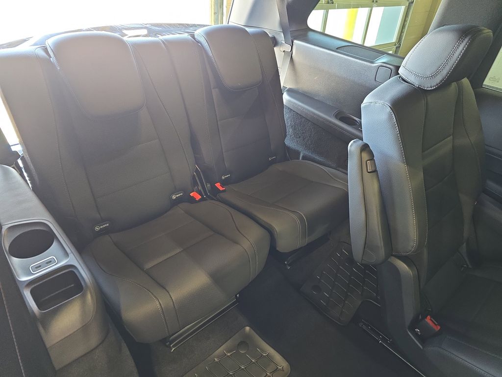 Vehicle image 13 of 40