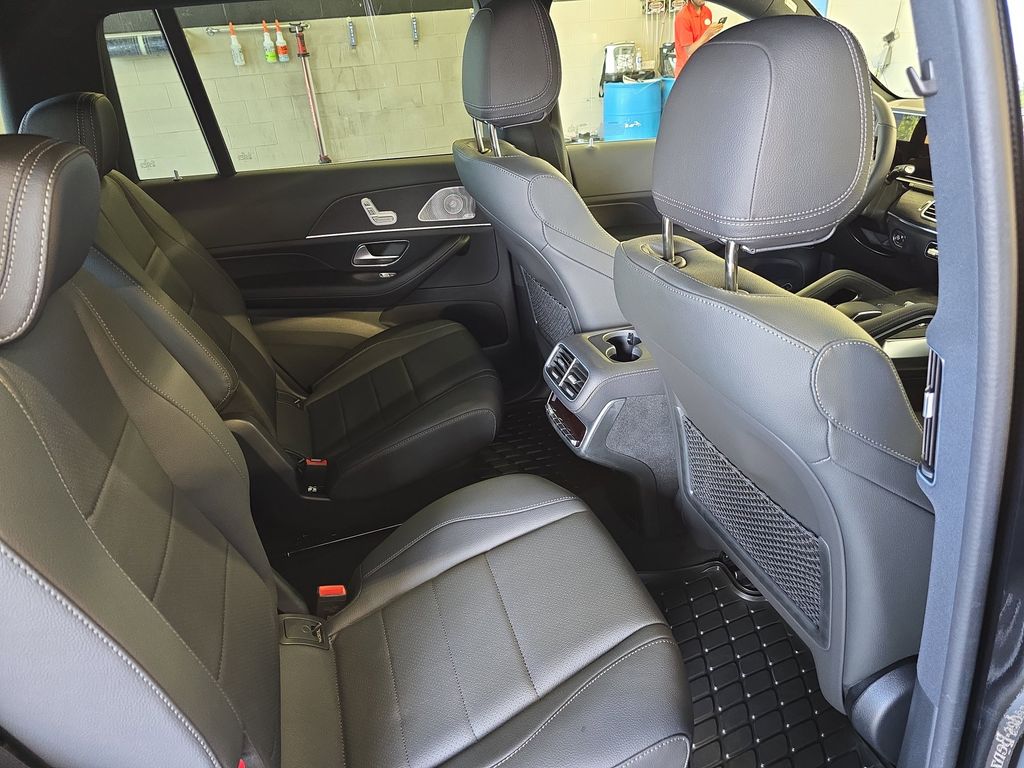 Vehicle image 11 of 40