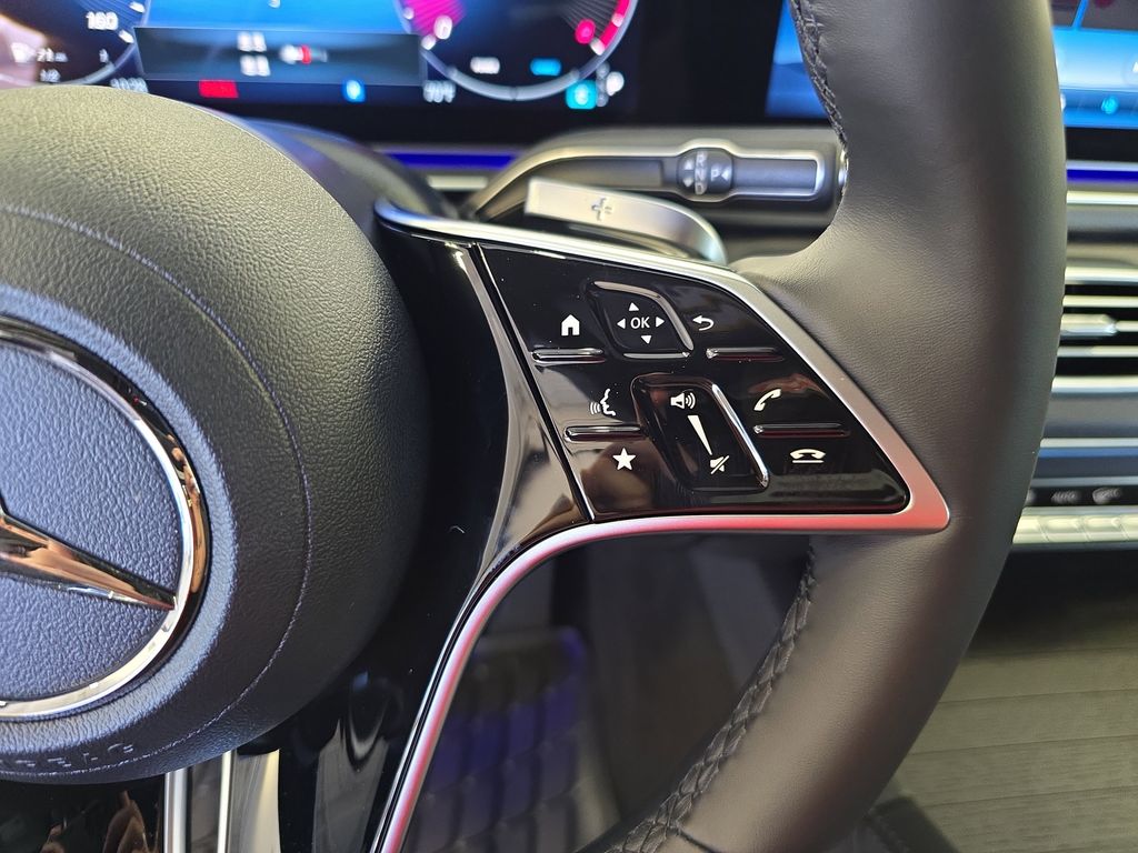 Vehicle image 21 of 40