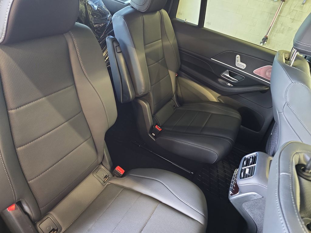 Vehicle image 12 of 40