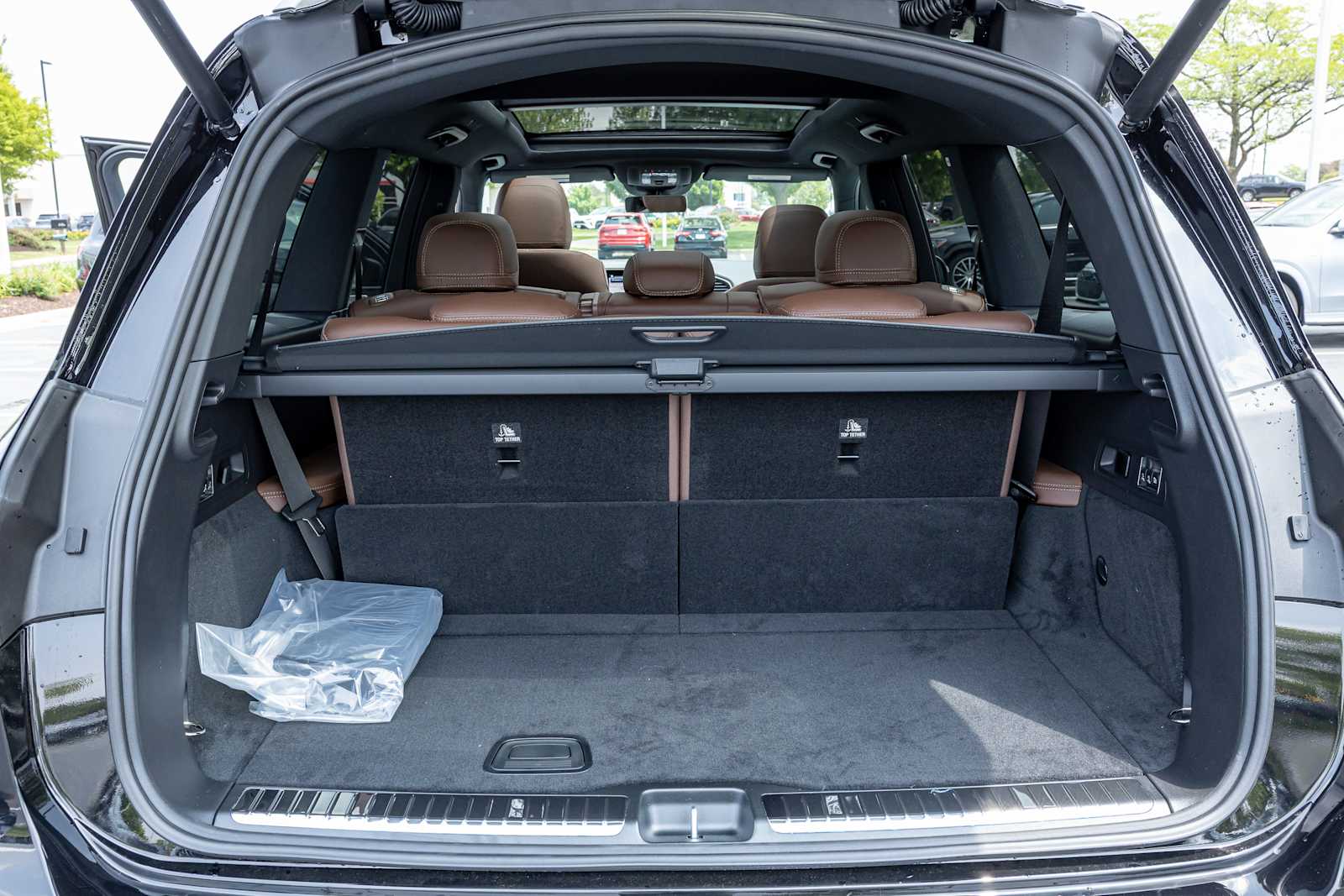 Vehicle image 7 of 28