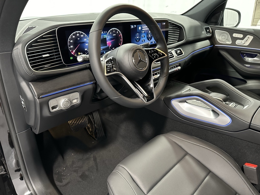 Vehicle image 10 of 24