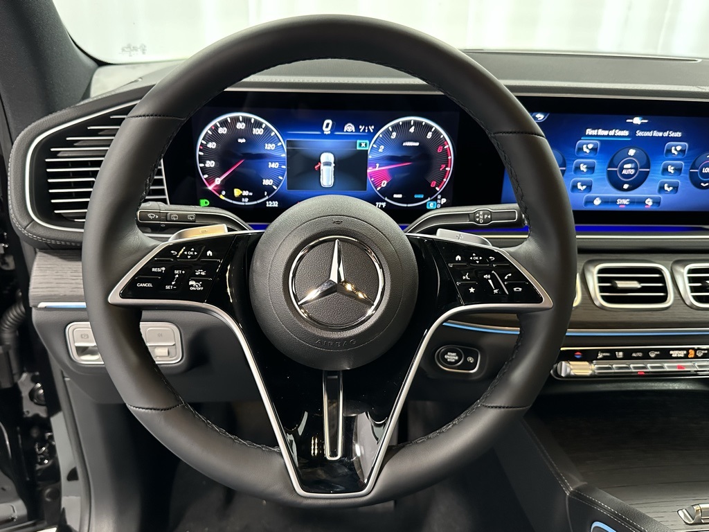 Vehicle image 13 of 24
