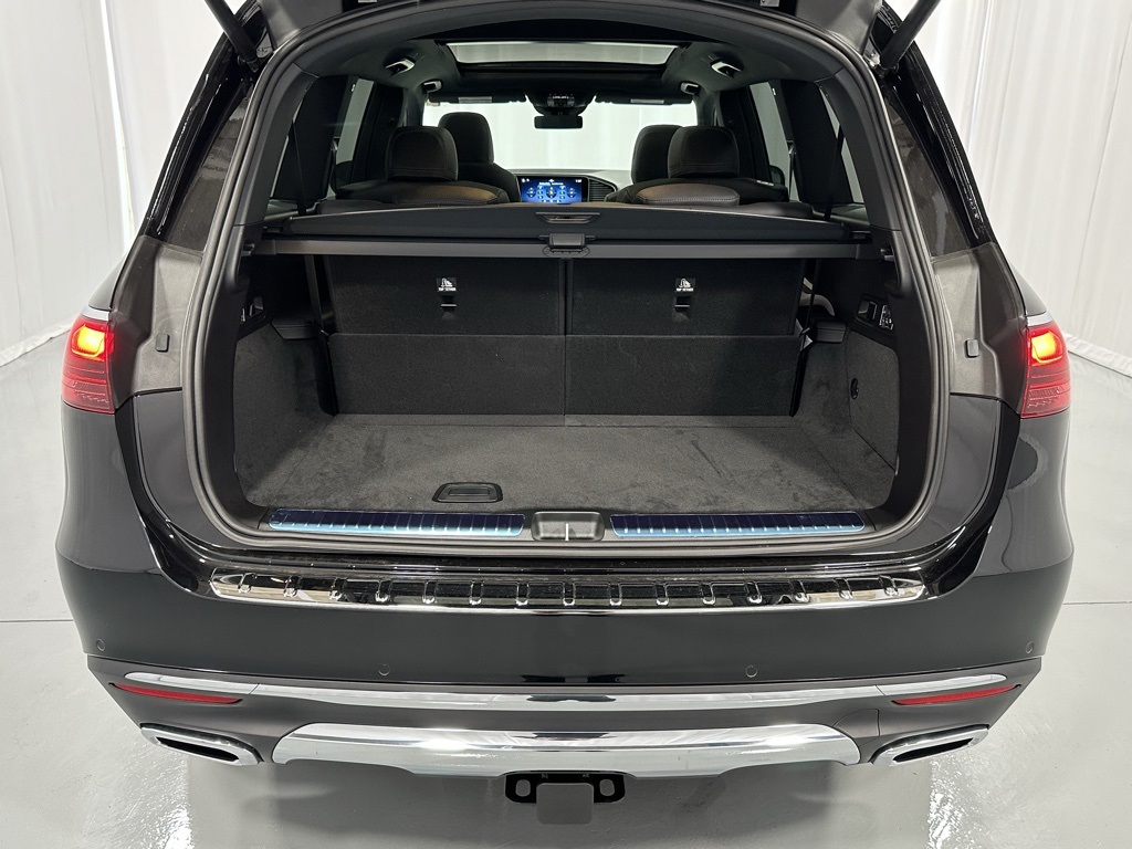 Vehicle image 22 of 24