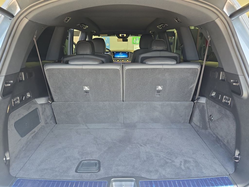 Vehicle image 16 of 42