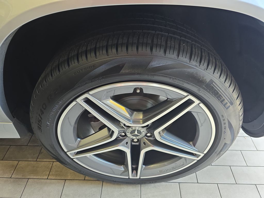 Vehicle image 13 of 42