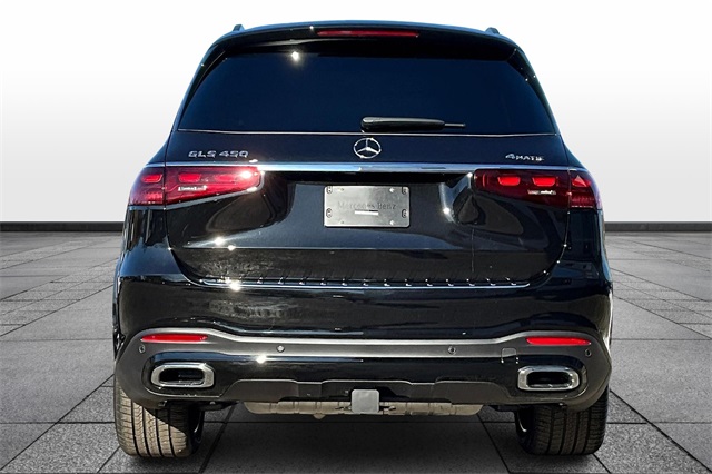 Vehicle image 4 of 17
