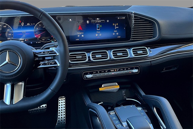 Vehicle image 11 of 17