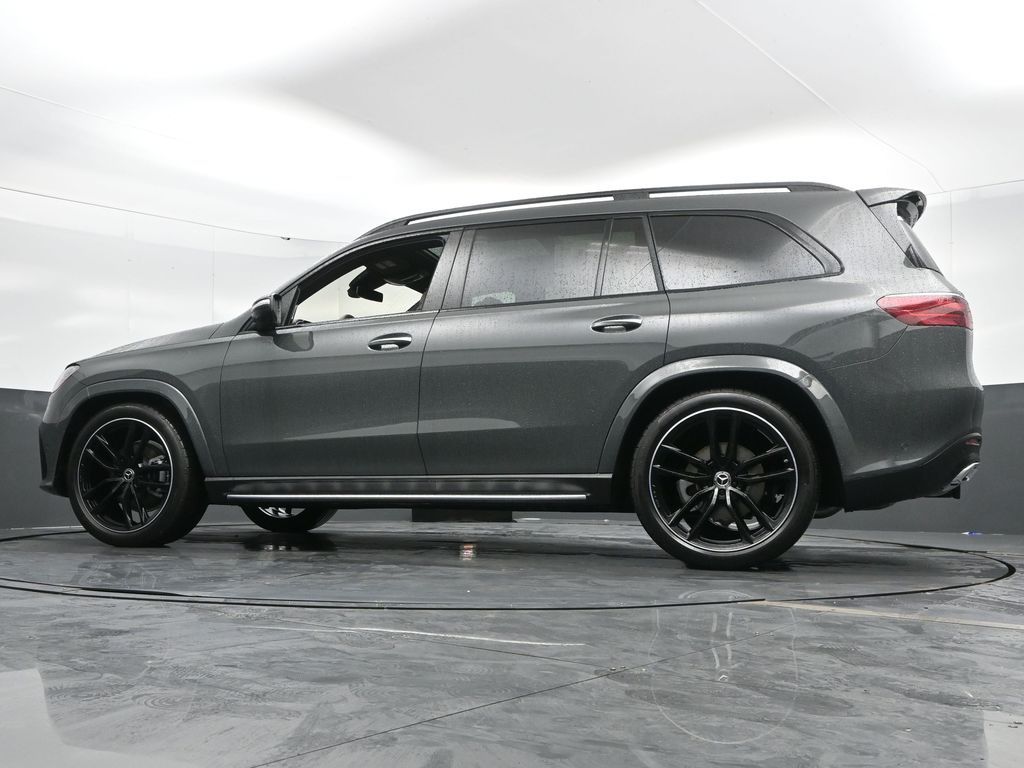 Vehicle image 28 of 52