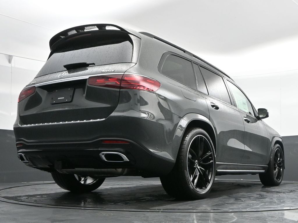 Vehicle image 18 of 52