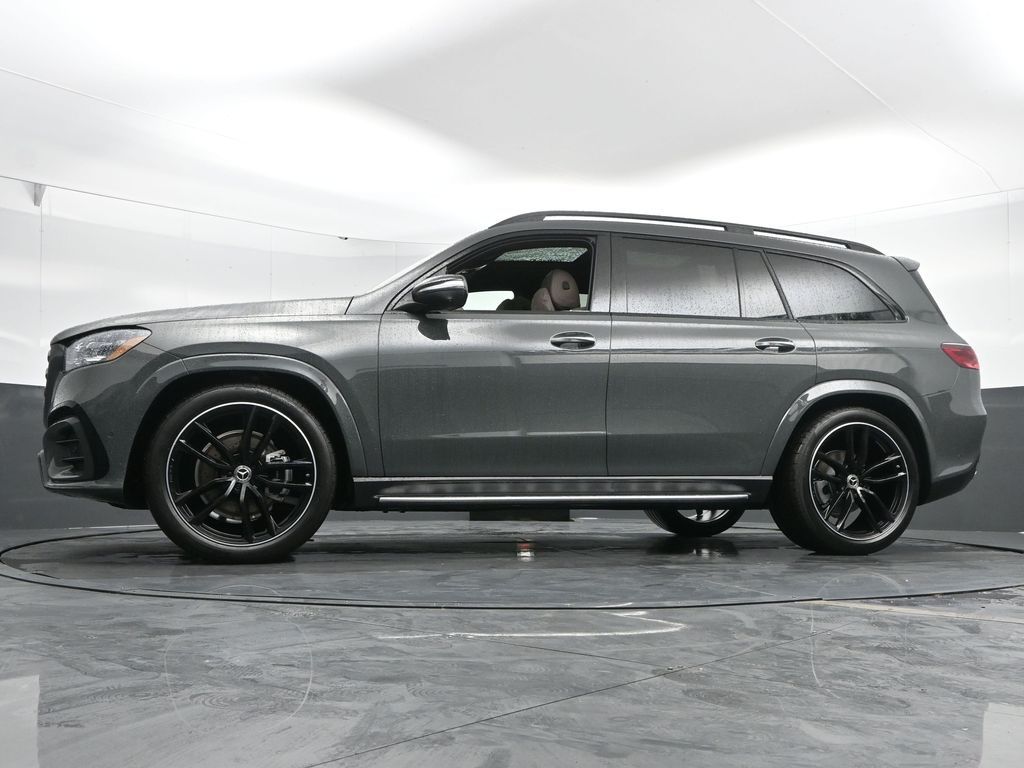 Vehicle image 27 of 52