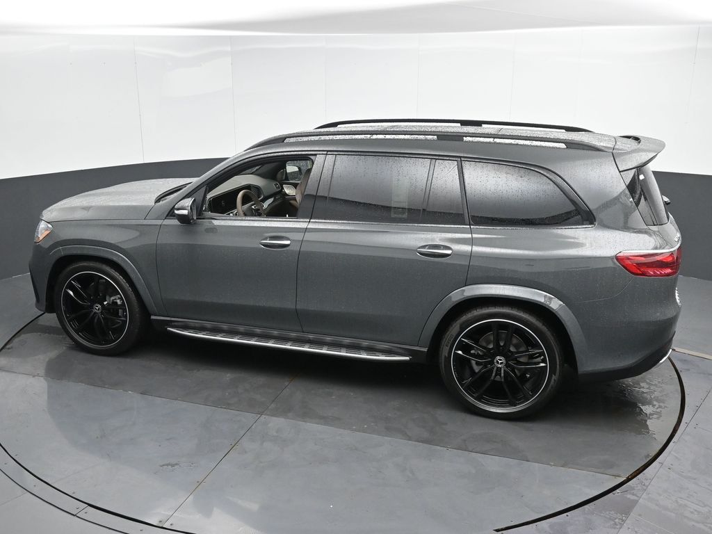 Vehicle image 21 of 52