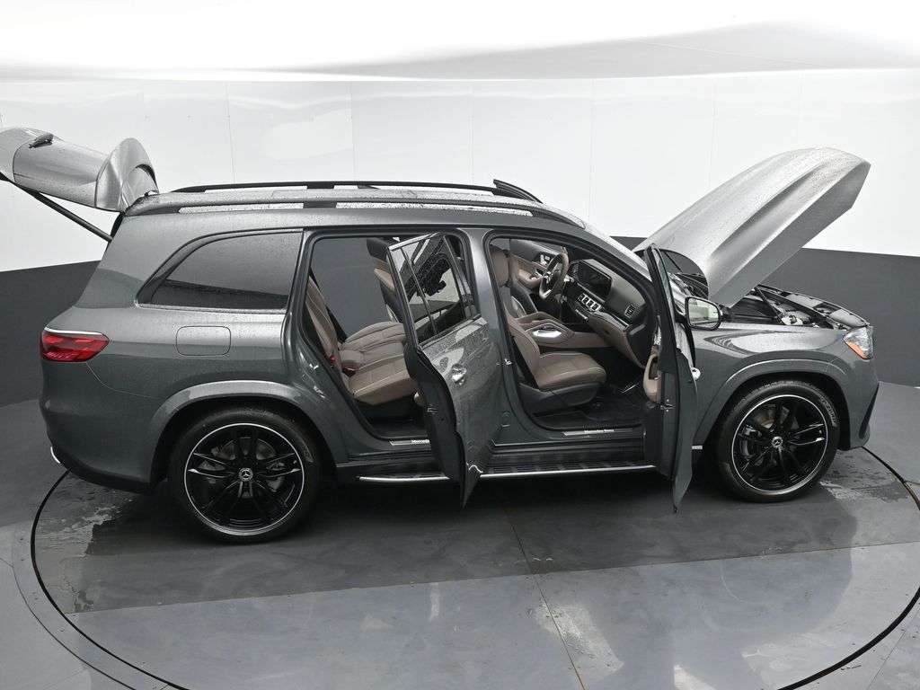 Vehicle image 16 of 52