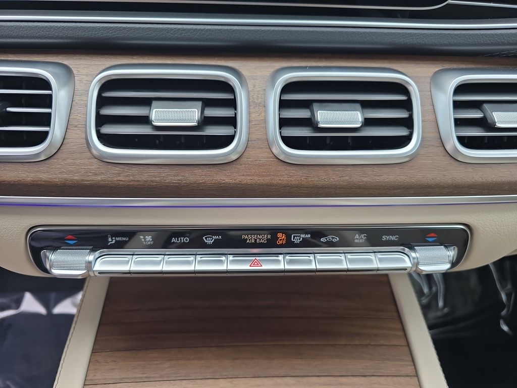 Vehicle image 24 of 39